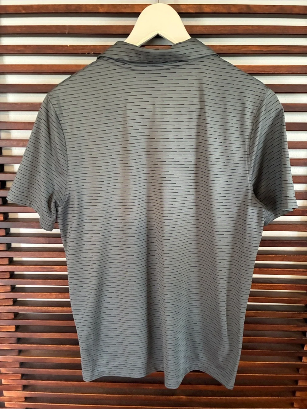 🎉NEW LISTING!🎉Nike Gray Patterned Dri-FIT Polo